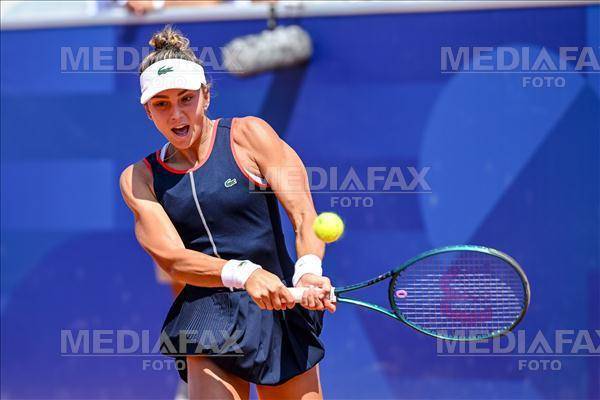 Victorie uriaşă pentru Jaqueline Cristian: a bătut-o pe Barbora Krejcikova, campioana de la Wimbledon, revenind miraculos în fiecare set