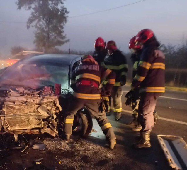 Accident grav pe DN 2, în Ialomiţa, soldat cu 2 morţi