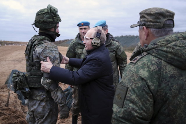 Armata rusă a cerut trupelor sale să crească intensitatea atacurilor mecanizate în Ucraina pentru a obţine avantaje tactice înaintea venirii vremii rele. Ofensiva rusă va culmina în următoarele luni