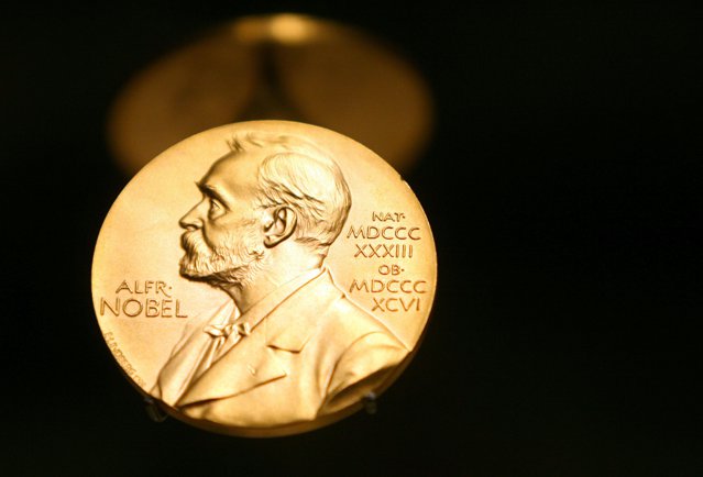 Giganţii tech pun monopol şi pe cercetare? Premiile Nobel de anul acesta s-au dus la trei cercetători ce au lucrat pentru Google. Mediul academic tradiţional trage un semnal de alarmă