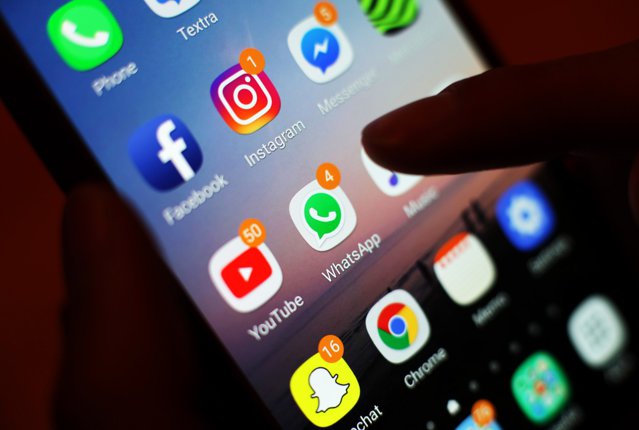 Scandalul fermelor de troli: AEP a solicitat informaţii de la TikTok, Facebook şi Instagram