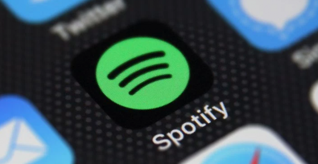 Spotify lansează un instrument de auto-moderare care îi ajută pe creatorii de podcasturi