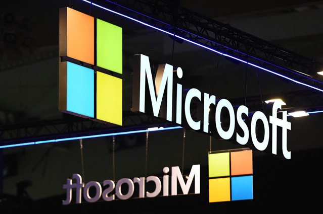 SUA şi Microsoft confiscă zeci de domenii online folosite de hackeri ruşi