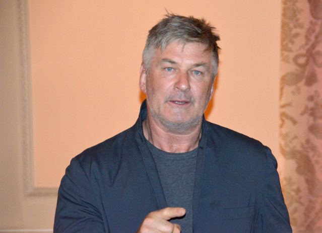 Alec Baldwin critică lipsa de informare a americanilor la Festivalul de Film de la Torino