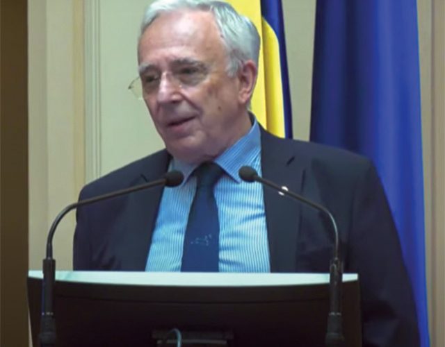 Isărescu a prezentat raportul trimestrial: Inflaţia va creşte la 4,9%