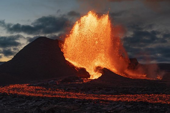 Mai multe zboruri către Bali, anulate din cauza unei erupţii vulcanice