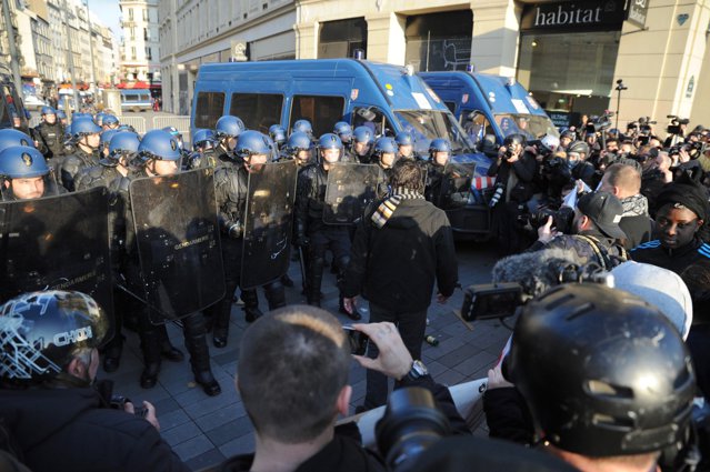 Proteste la Paris faţă de o gală pro-Israel organizată de personalităţi de extremă dreapta