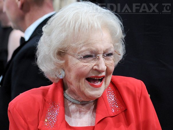 SUA lansează un timbru poştal în onoarea actriţei Betty White