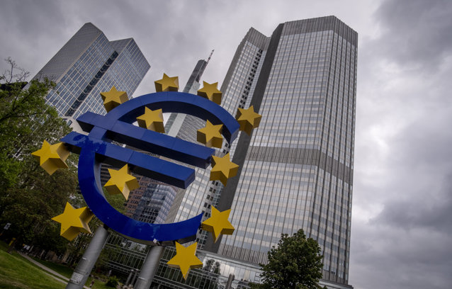 BCE se pregăteşte să taie pentru a patra oară consecutiv dobânda la euro