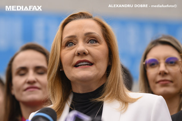 Elena Lasconi: Am votat cu încrederea că nu ne vom lăsa îngenunchiaţi, că vom gândi liber