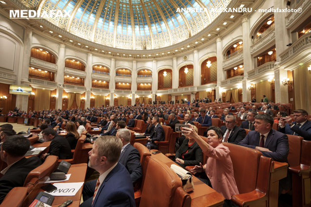 Şedinţa de plen a Camerei Deputaţilor va fi luni, la ora 9.00. Va fi ales preşedintele Camerei