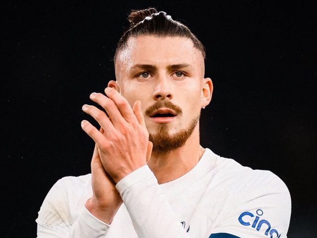 Transferuri: Radu Drăguşin ar putea ajunge în Italia, Micky Van de Ven ar fi dorit de Real Madrid