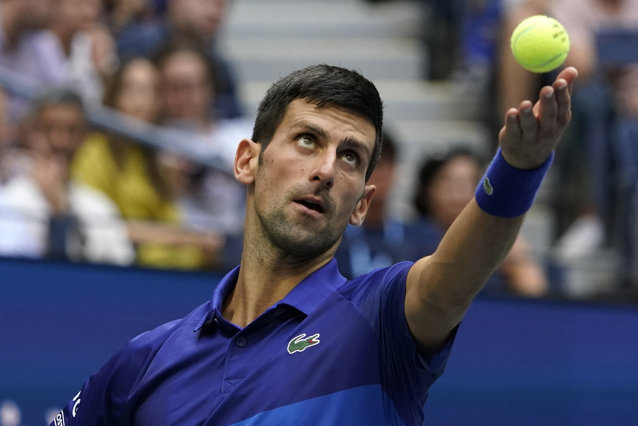 Djokovic trece de Faria în turul doi la Australian Open şi bate recordul lui Federer