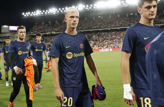 La Liga i-a retras pe Dani Olmo şi Pau Victor din lotul Barcelonei