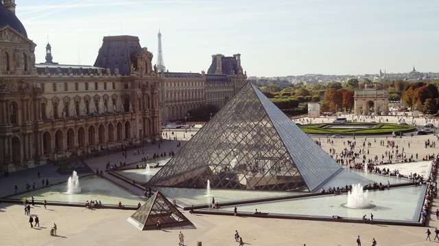 Muzeul Louvre are probleme mari. Le Parisien a intrat în posesia unui document ce vorbeşte de scurgeri, deteriorări şi variaţii de temeperaturi ce pun în pericol operele