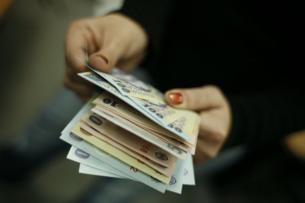 Veşti bune pentru români: A crescut nivelul deducerii personale