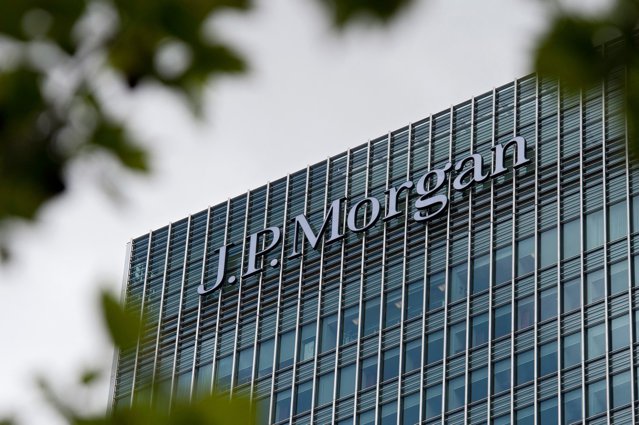 Angajaţii JPMorgan se revoltă împotriva muncii obligatorii de la birou