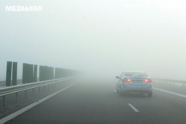 Se circulă în condiţii de ceaţă pe A2 şi pe Transalpina