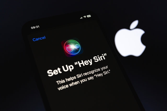 Apple ar putea lansa un Siri conversaţional avansat abia în 2027