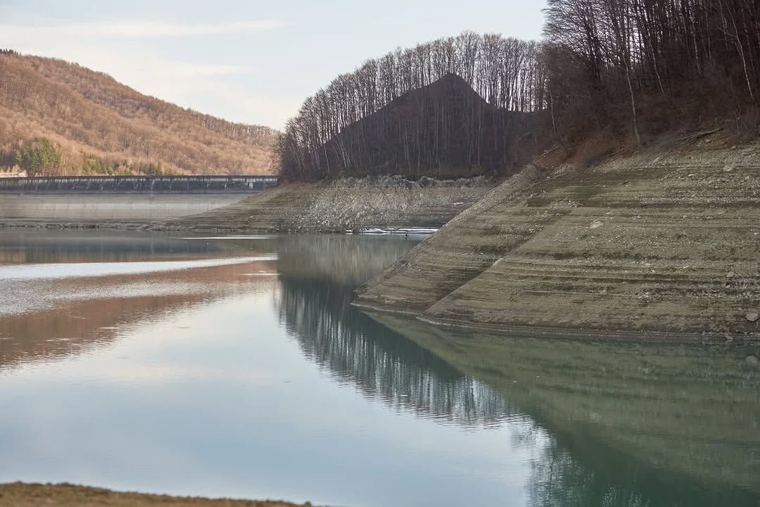 Coeficientul de umplere a lacurilor a ajuns la 56%, în scădere față de ianuarie, când era 62%