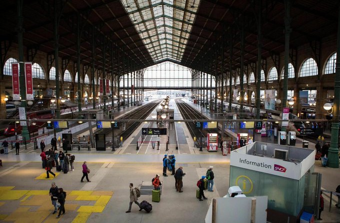 Descoperirea unei bombe din al Doilea Război Mondial perturbă circulaţia trenurilor din Paris