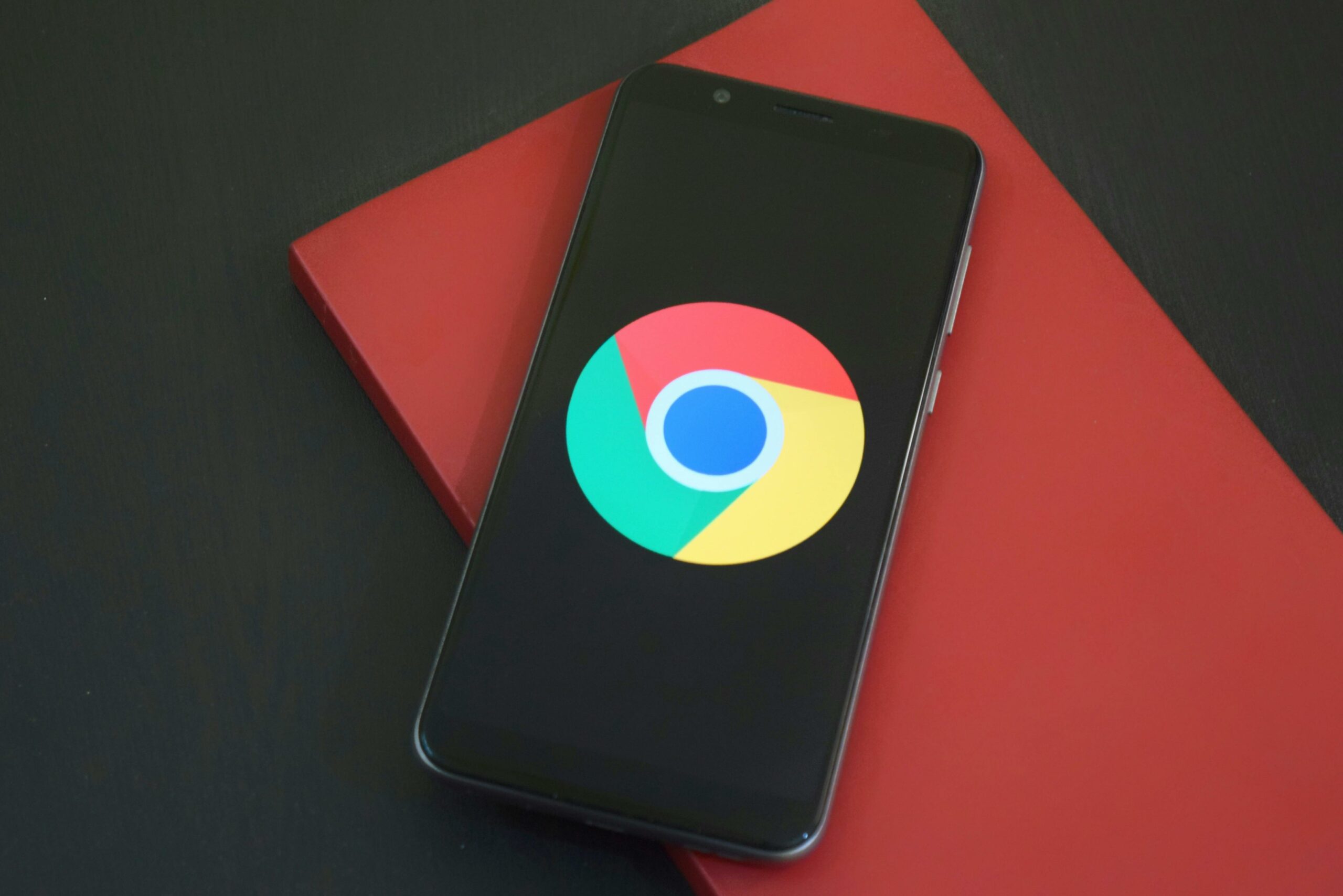 Google ar putea fi obligată să vândă browserul Chrome conform unei noi propuneri antitrust a Departamentului de Justiție al SUA