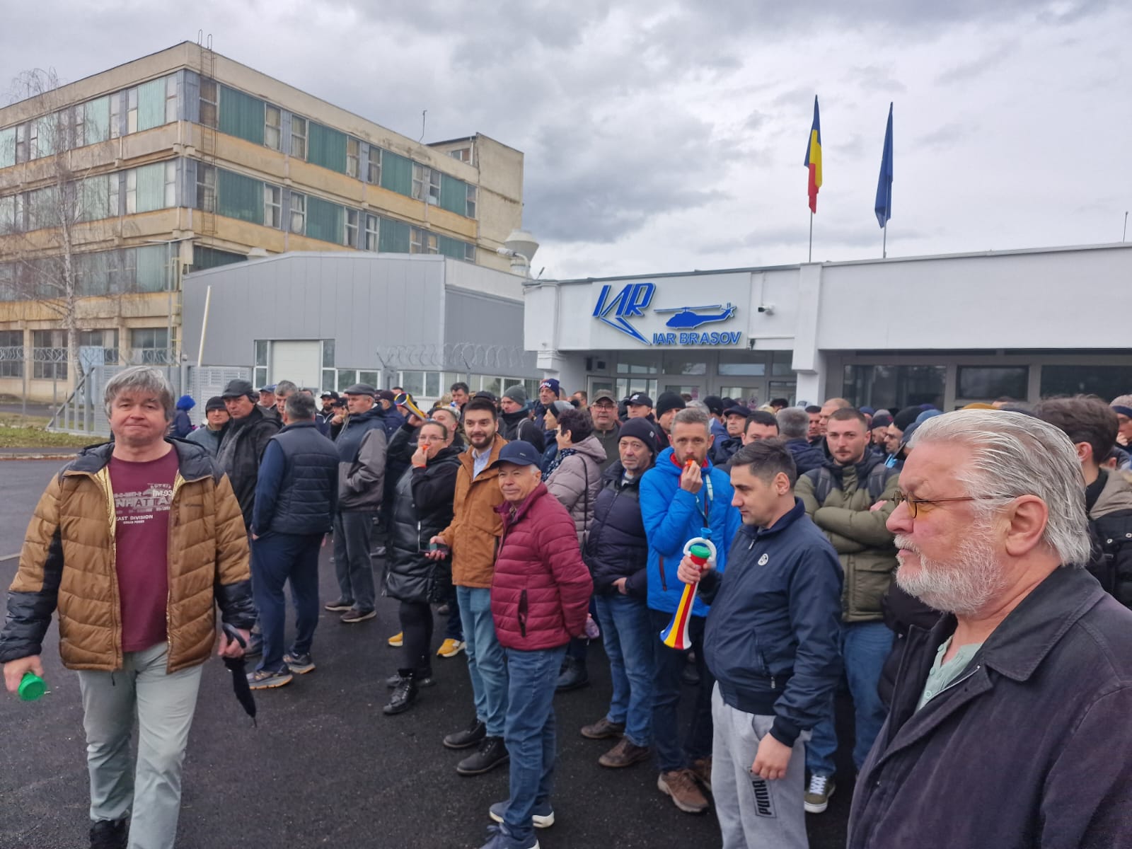 Grevă de avertisment la IAR Ghimbav. Angajații protestează împotriva politicii fiscale a Guvernului