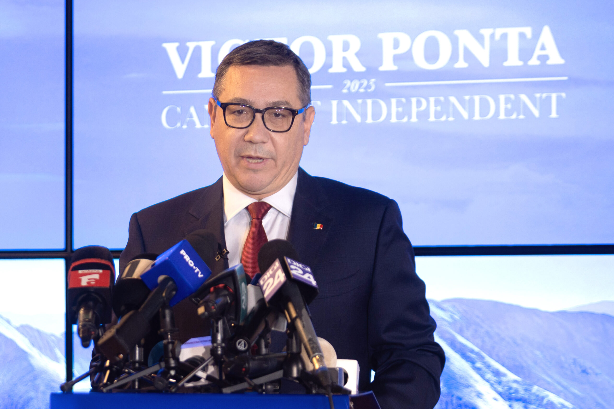 Ponta, despre Simion: Când vorbești de lucruri importante, nu mai poți să te comporți ca pe stadion