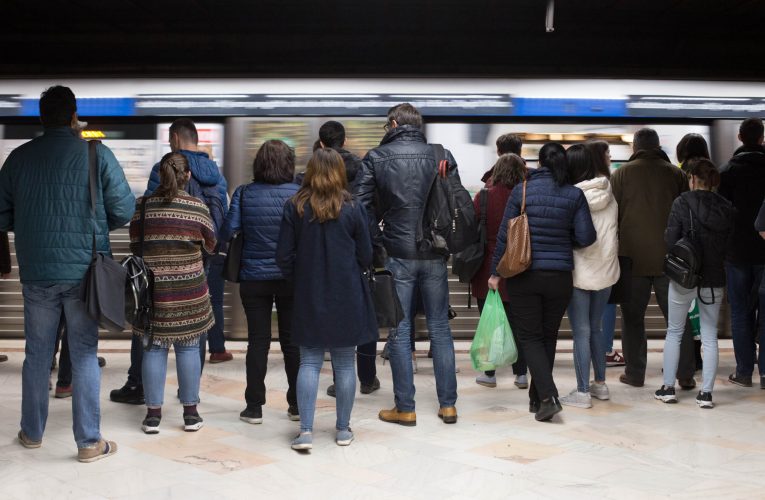 Cum vor circula trenurile de metrou şi tramvaiele în noaptea de Înviere