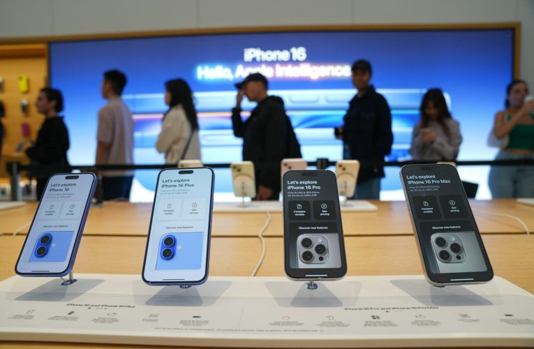 Donald Trump scutește telefoanele, computerele și cipurile de noile taxe vamale