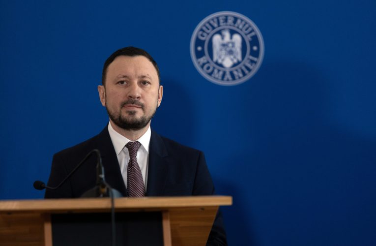 Fechet: Niciun scenariu de urgență, oricât de grave ar fi lucrurile, nu-ți cere să-ți vinzi țara