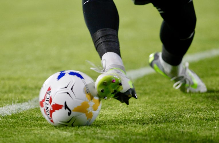 Incidente la finalul meciului SR Brașov – AFC Odorheiu Secuiesc. Fanii au pătruns pe teren