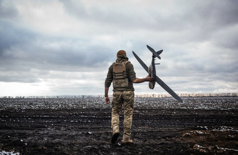 Ploaie de drone rusești asupra Ucrainei: civili răniți, atacuri și incendii în Kiev și Harkov
