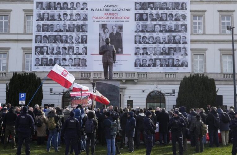 Protestatarii ruși au perturbat comemorarea victimelor unui accident aviatic