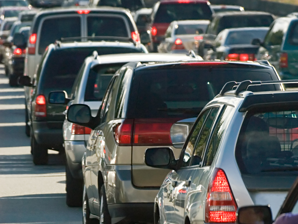 Trafic intens la intrarea în Capitală, pe Valea Oltului și Valea Prahovei