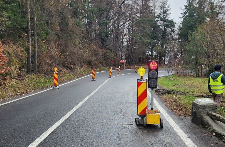 Au început forajele pentru consolidarea drumului spre Poiana Brașov