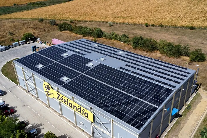 Dispozitive de comunicații găsite în echipamente pentru panouri solare și în baterii chinezești