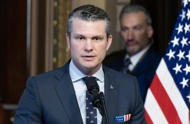 Donald Trump îl laudă Pete Hegseth