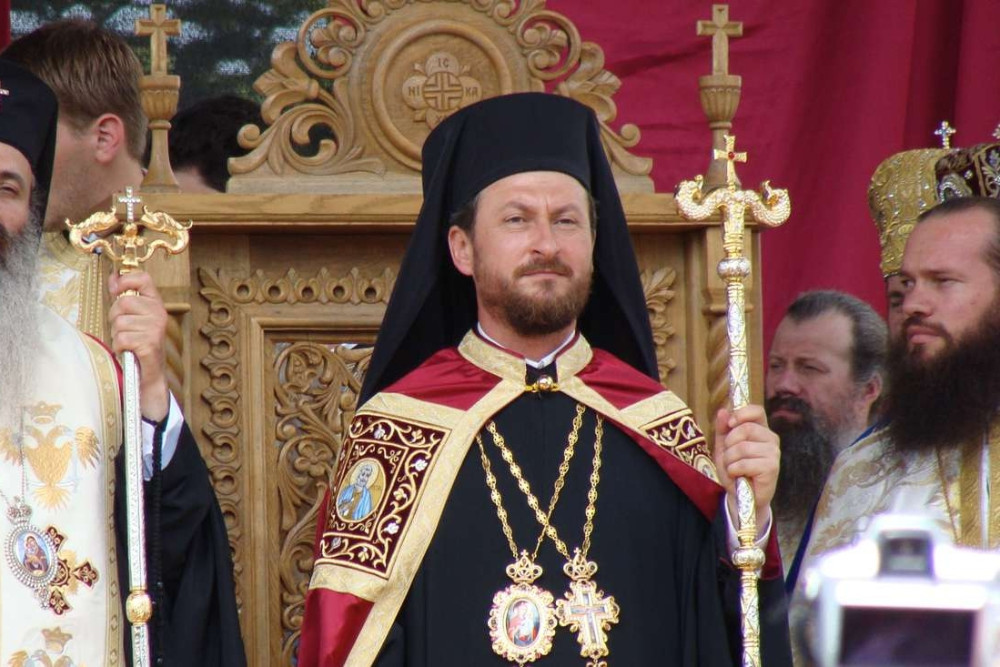 Fostul episcop al Huşilor, Corneliu Bârlădeanu, a fost ridicat de la Mânăstirea Văratec