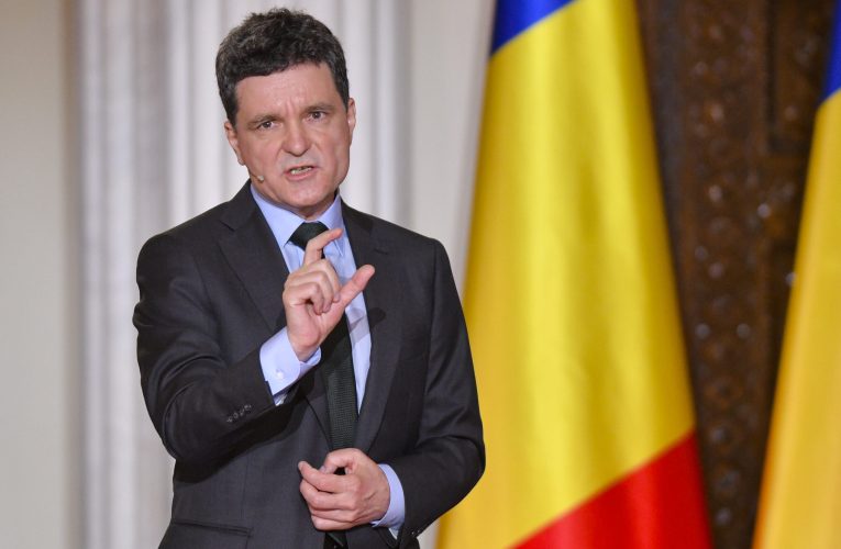 Nicușor Dan, plângere penală pe numele Elenei Lasconi pentru fals și înșelăciune