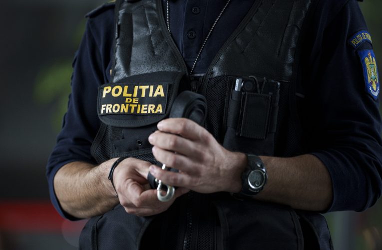 Peste 400 de kilograme de peşte pescuit ilegal, confiscate de poliţiştii de frontieră