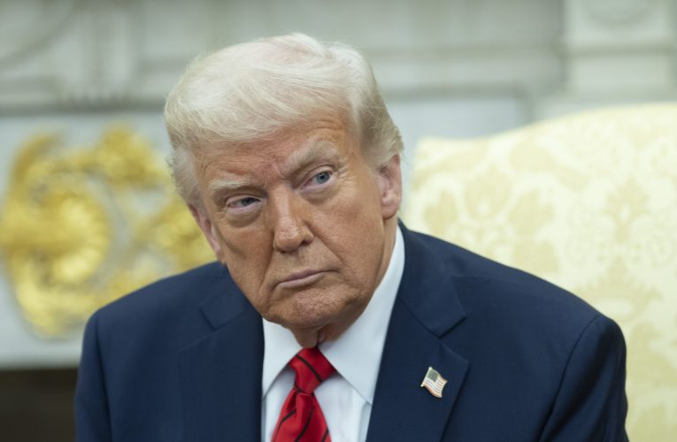 Trump revine în „locul fericit” din Golf: Prima vizită majoră externă vizează Arabia Saudită