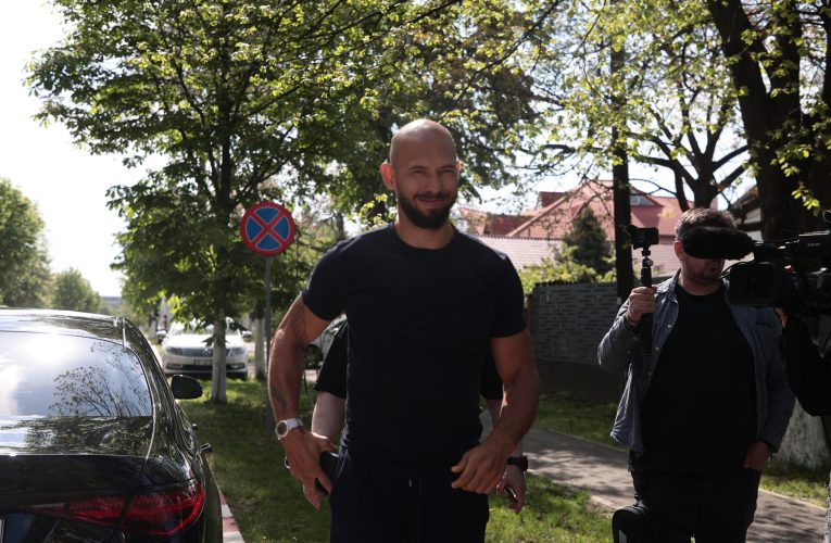 Andrew Tate și-a recuperat permisul de conducere. A contestat suspendarea în instanță