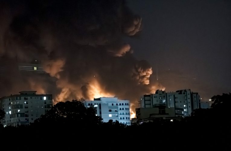Armata israeliană anunță o serie de atacuri în curs de desfășurare la Teheran și alte zone din Iran