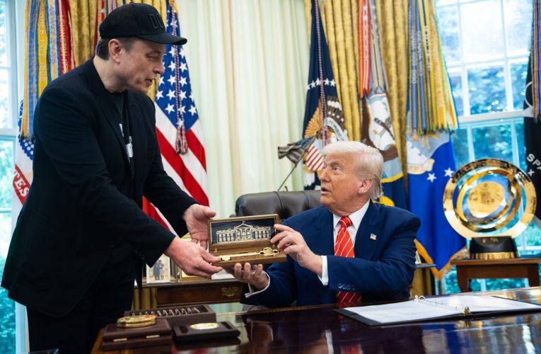 Donald Trump și Elon Musk au vorbit la telefon -surse-