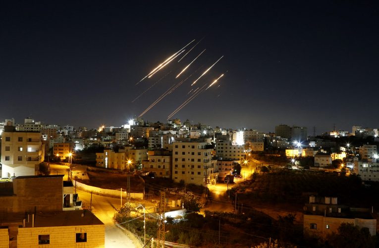 Evacuări în masă din Iran și Israel pe fondul conflictului aerian. Ce țări își retrag cetățenii