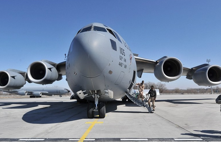 Franța intenționează să cumpere patru avioane Global Eye