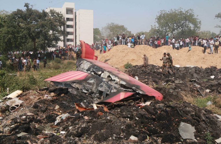 Prabușirea aeronavei Air India: S-au recuperat multe bijuterii și bani din resturile epavei avionului