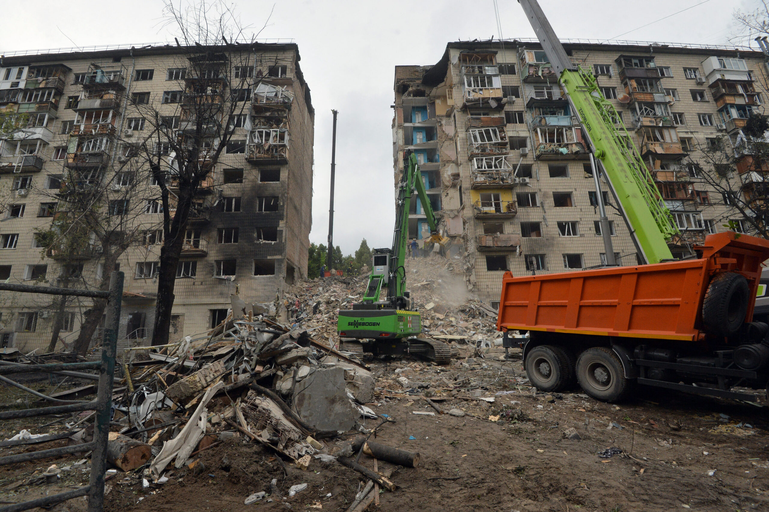 Războiul din Ucraina, ziua 1212. Atacuri rusești asupra regiunii Herson / Kievul este în doliu, numărul victimelor atacului rus a ajuns la 28