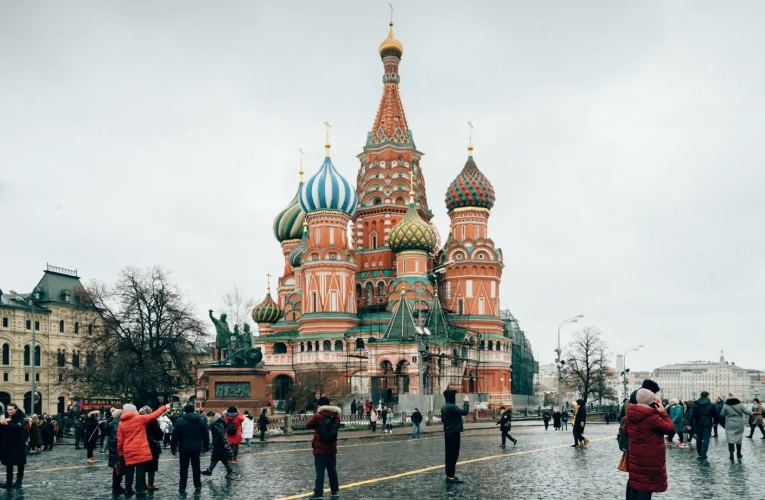 Rusia își ia revanșa: Moscova impune restricții pentru 15 instituții media europene